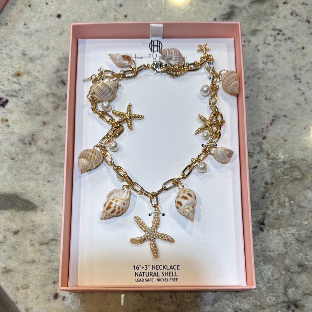 House of Harlow viral shell necklace